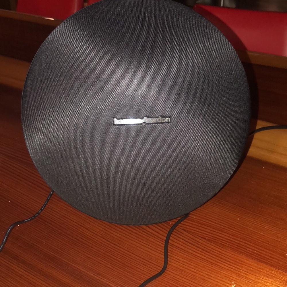 Harmon Karden Bluetooth speaker